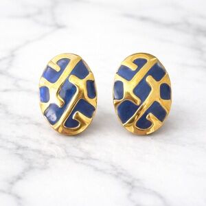 Timeless Vintage Pierced Earrings